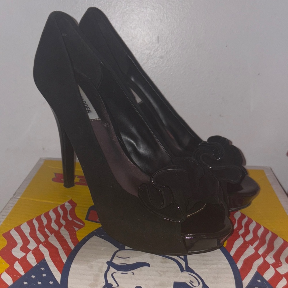 Steve Madden Black Peep-Toe Heels size 8